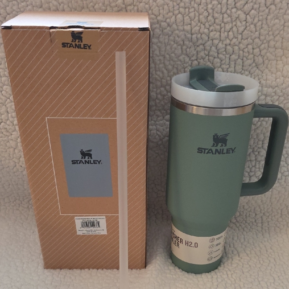 Stanley Sage Green Quencher H2.0 Tumbler 40oz. with Handle and Straw, New In Box - Picture 2 of 11